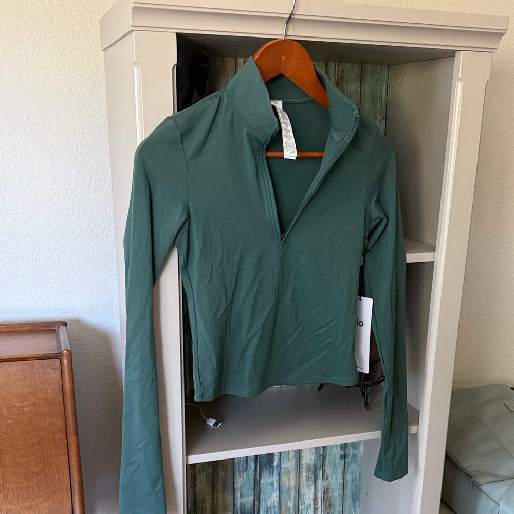 ALO Yoga Teal Long Sleeve Top